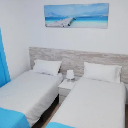 Three Bedroom Ii Near Cruz شقة